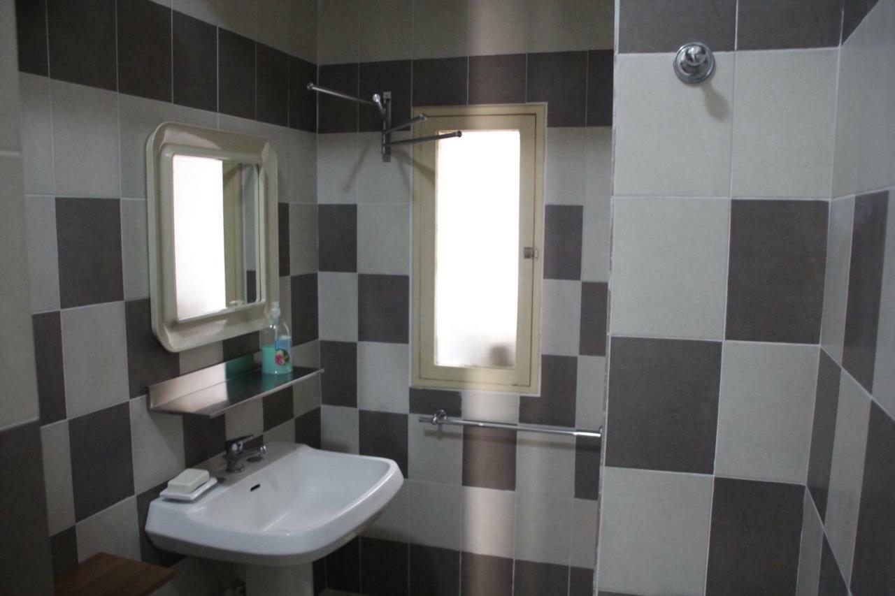 Guest house 1bed In Basic 8 Bed Mixed Dorm *